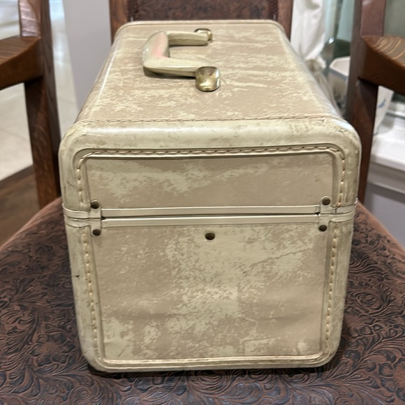 Vintage Samsonite train case carry-on cosmetics case. - Picture 5 of 15